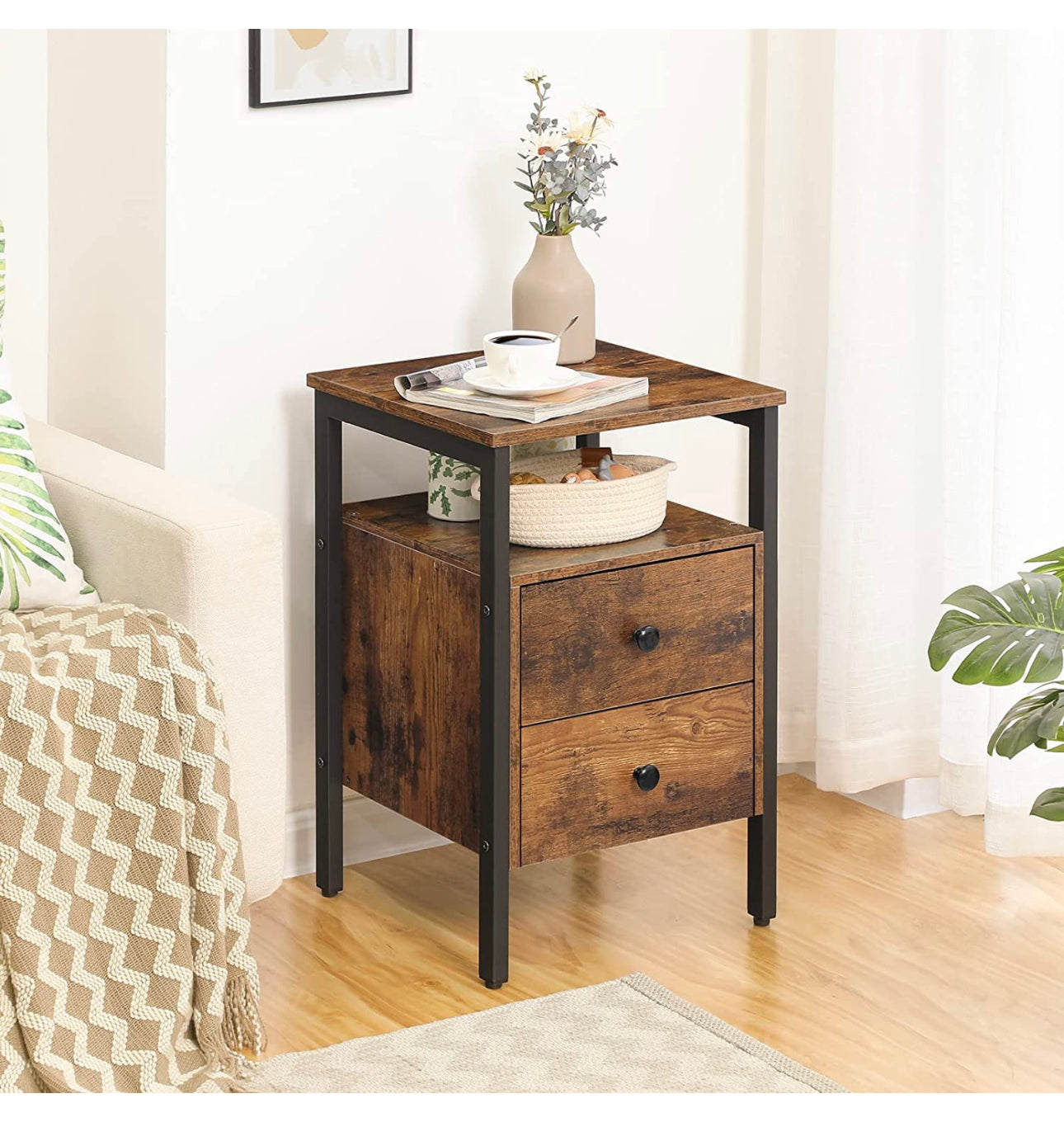 Set of 2 nightstands