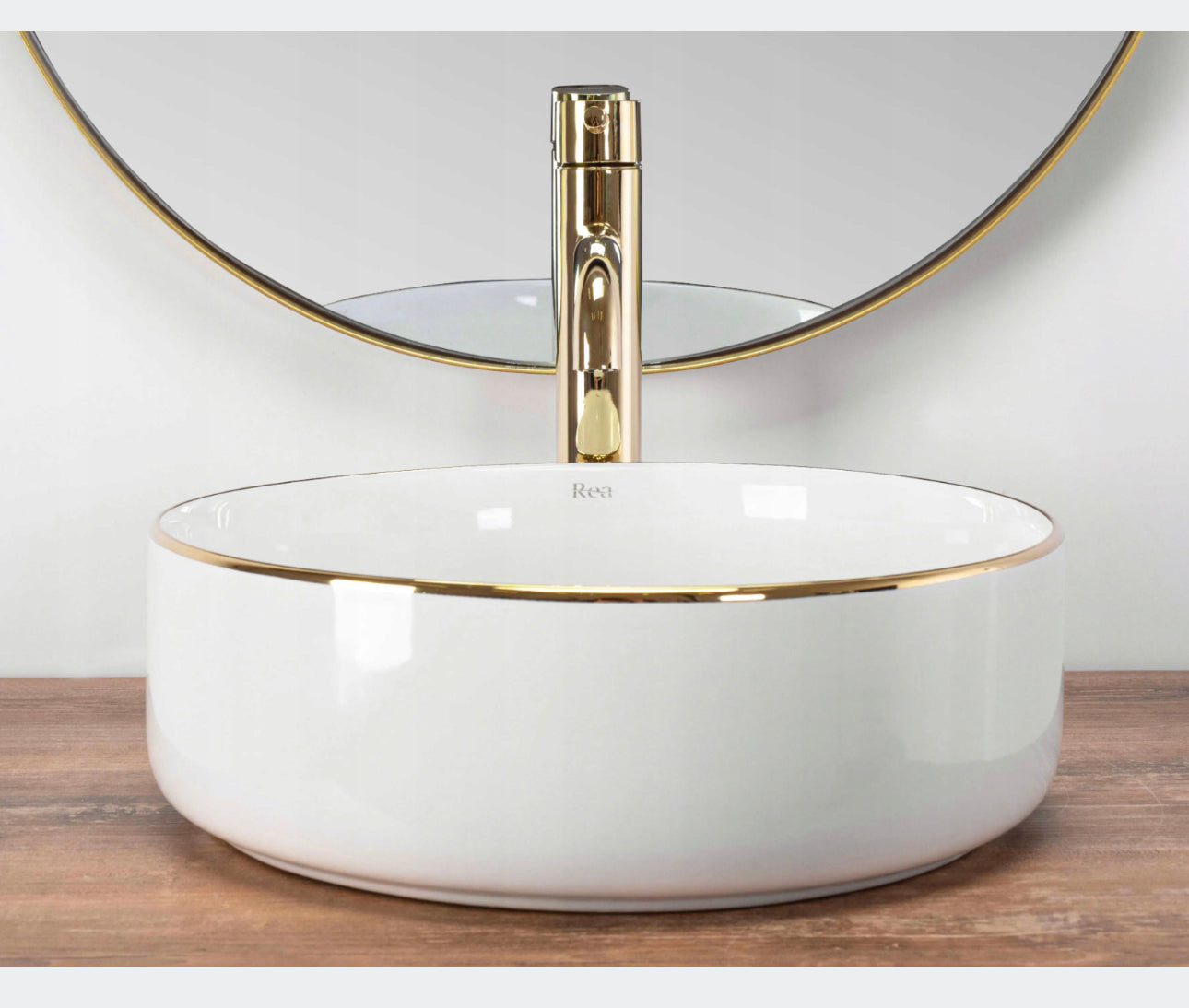 All in one washbasin+tap+plug