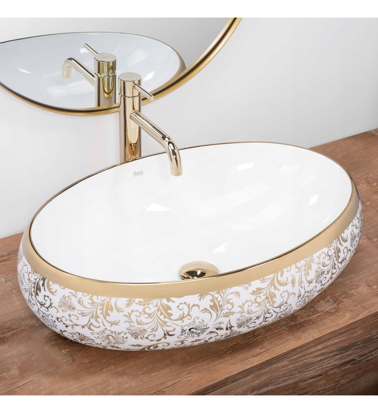 All in one set washbasin+tap+plug