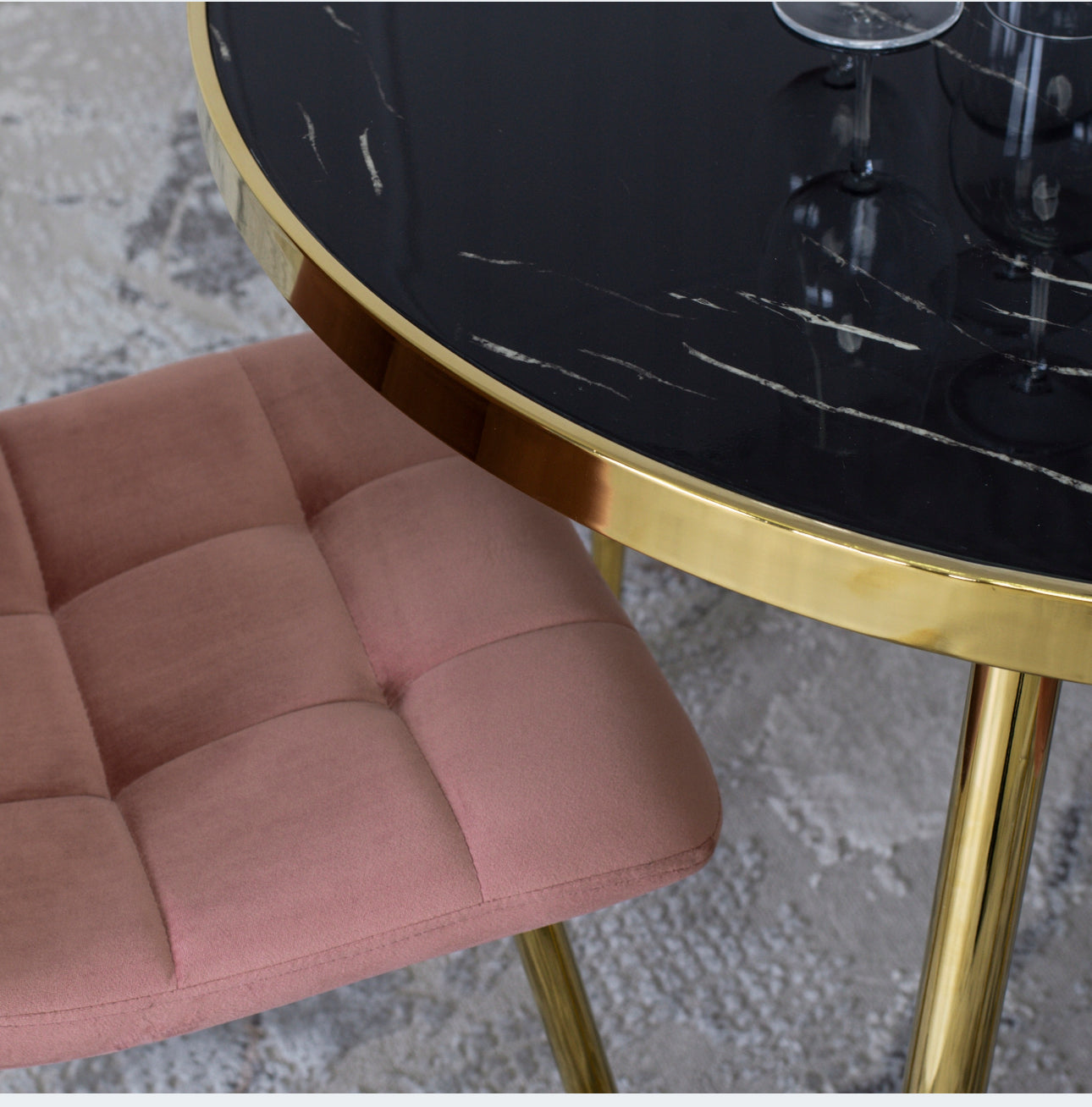 Set  of 4 velvet chairs gold legs