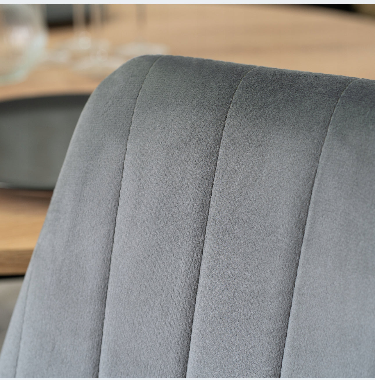 Set of 4 velvet chairs