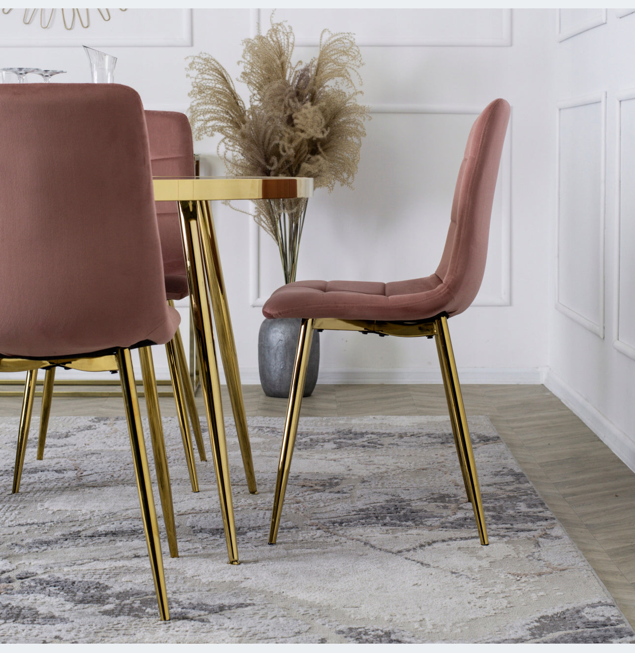 Set  of 4 velvet chairs gold legs