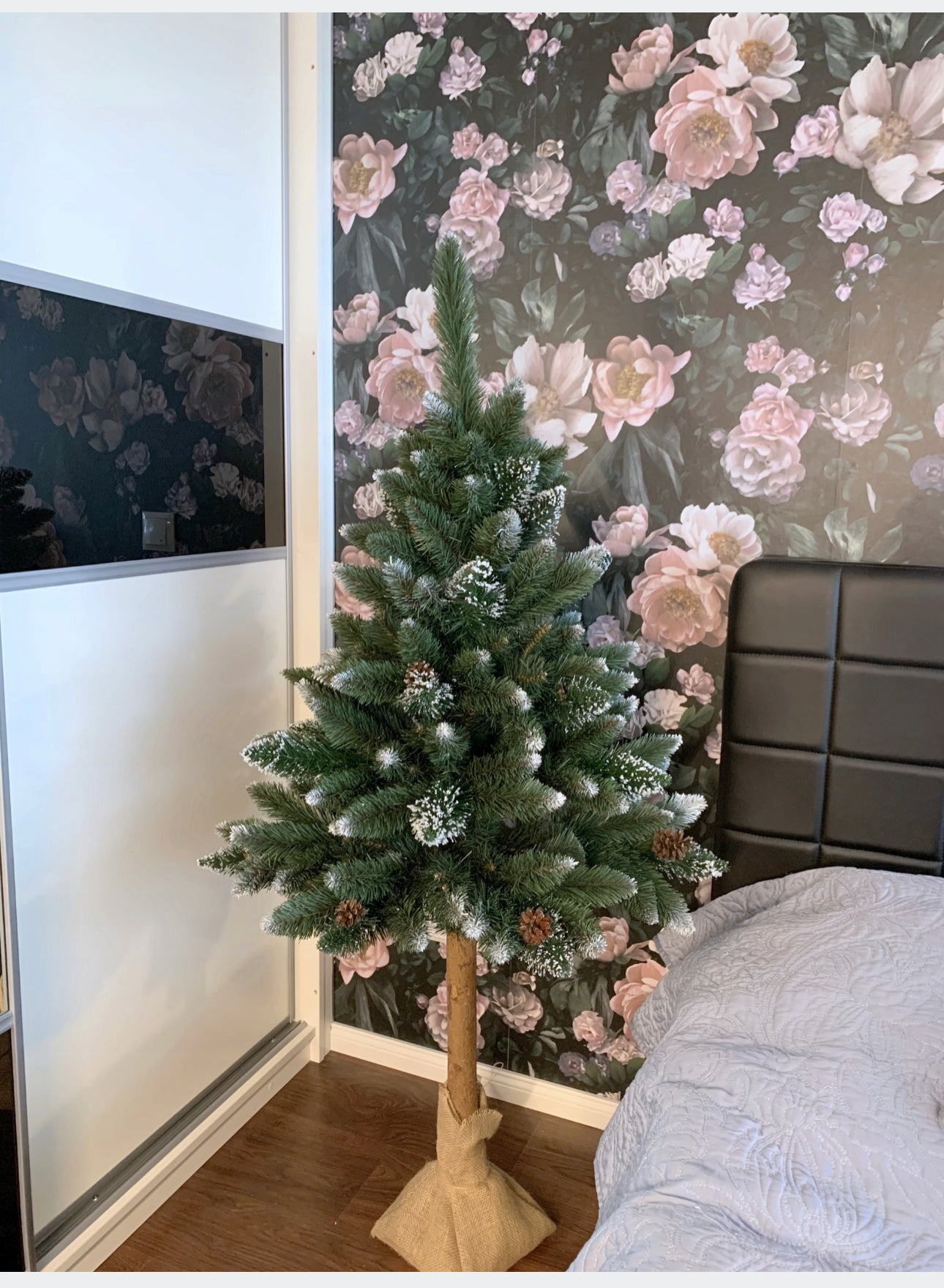 Christmas Tree 180 cm + free gift