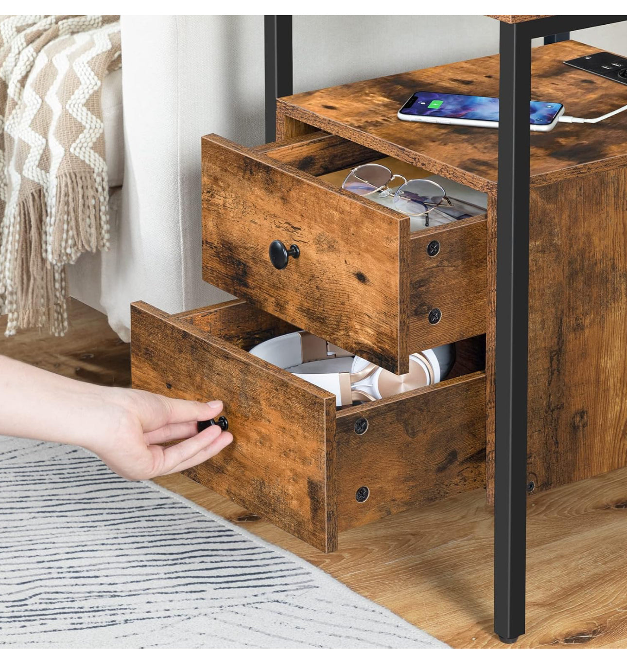Set  of 2 bedside tables