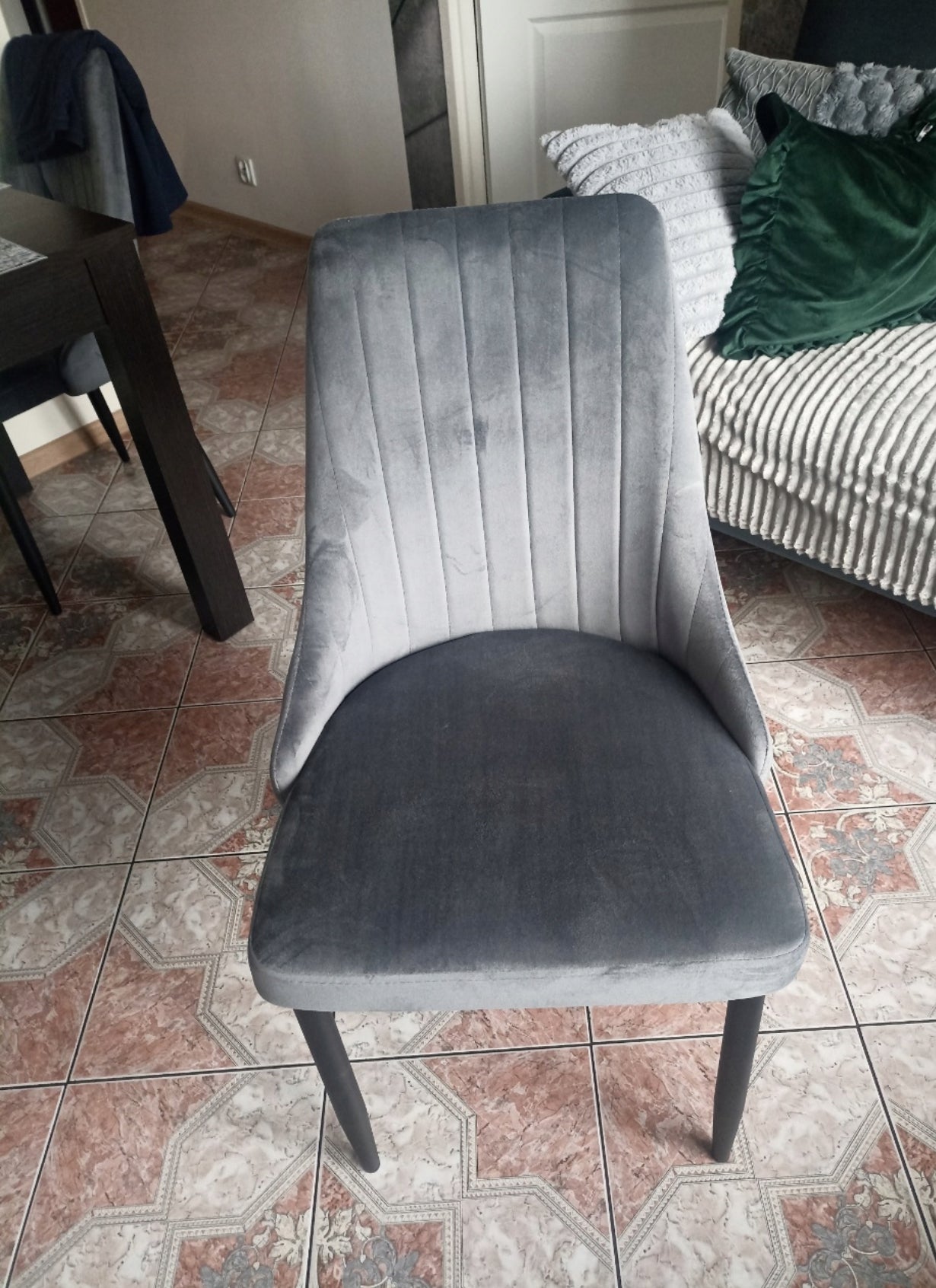 Set of 4 velvet chairs