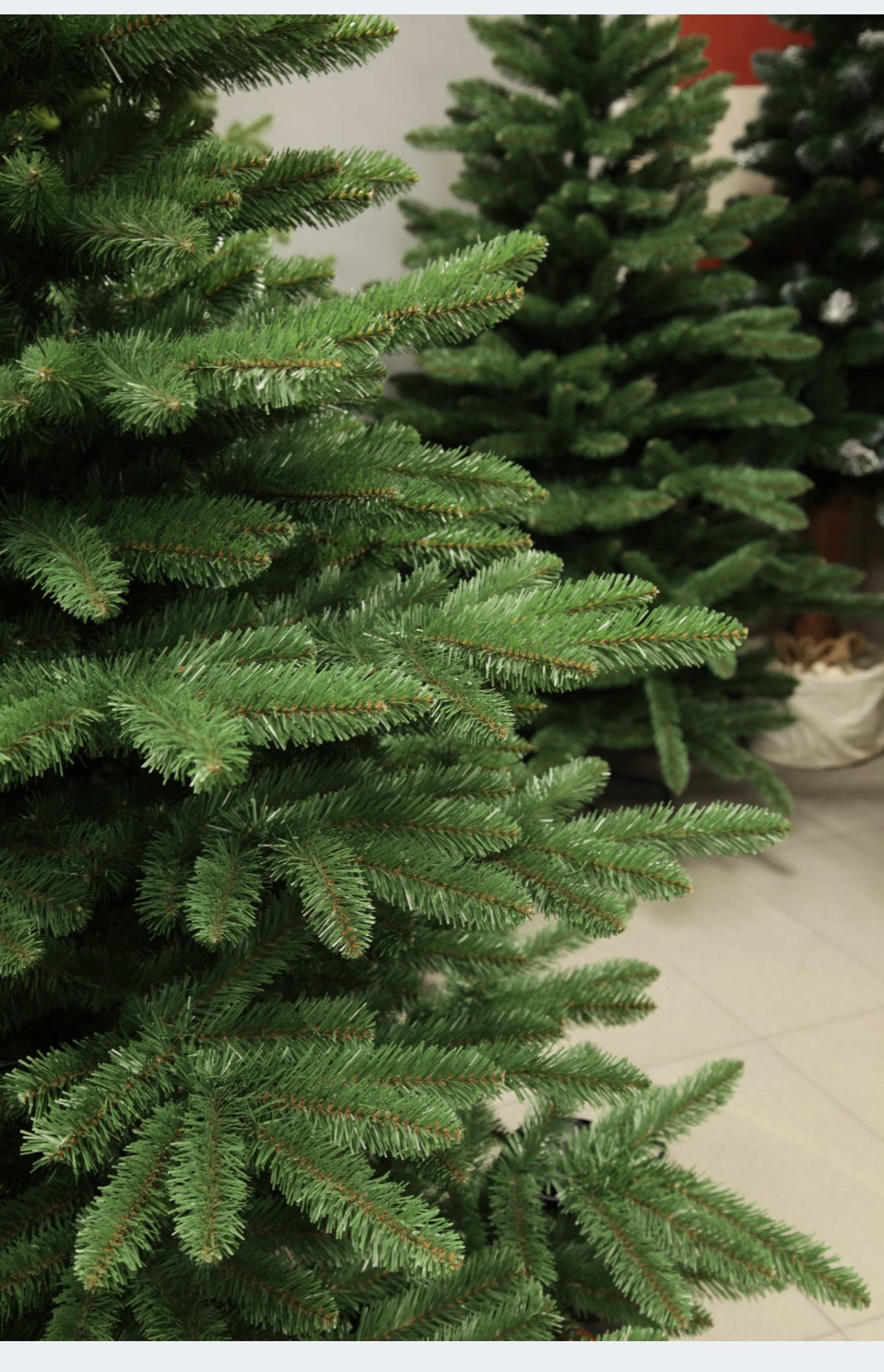 Christmas tree artificial 8.2 ft - 250 cm