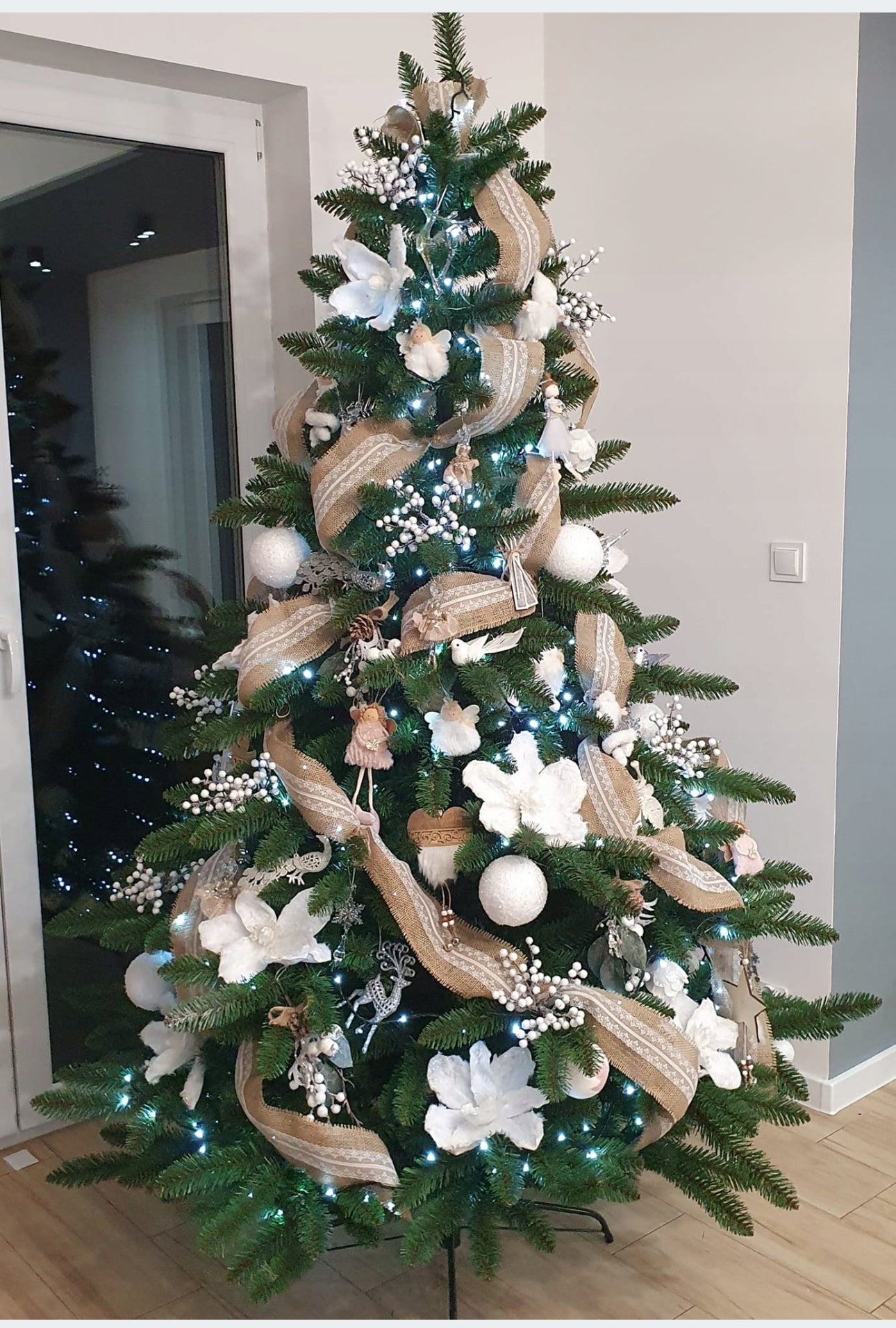 Christmas tree artificial 8.2 ft - 250 cm