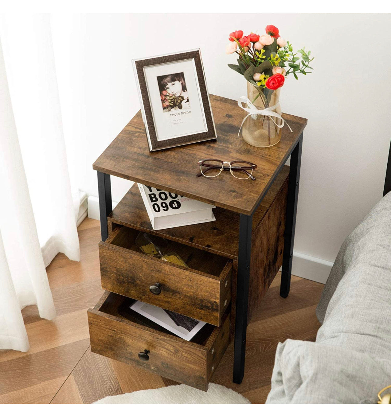 Set of 2 nightstands