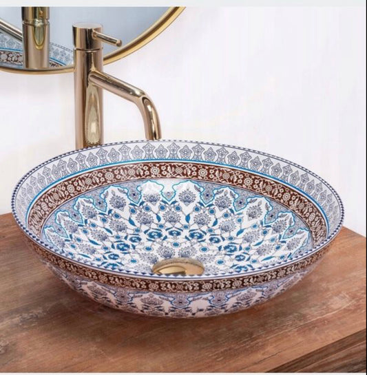 All in one washbasin+tap+plug