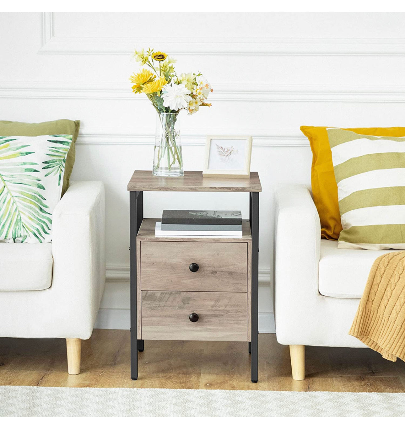 Set of 2 nightstands