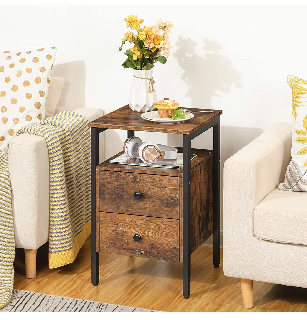 Set of 2 nightstands
