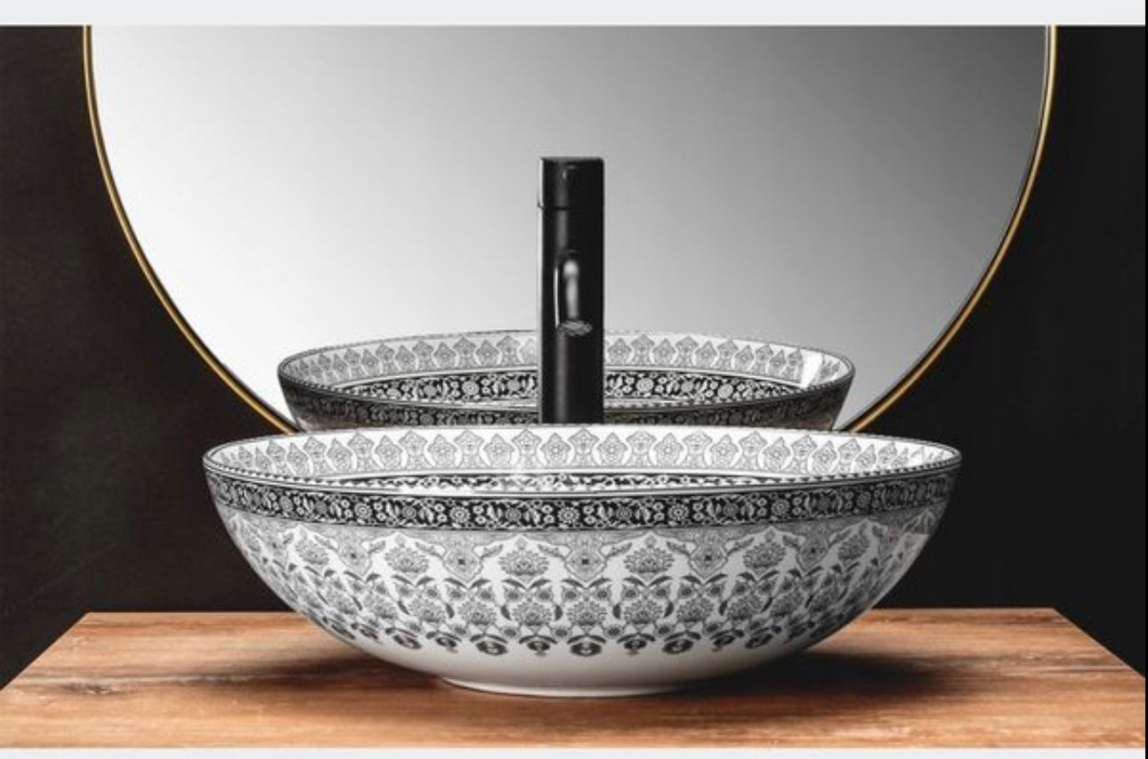 All in one washbasin+tap+plug