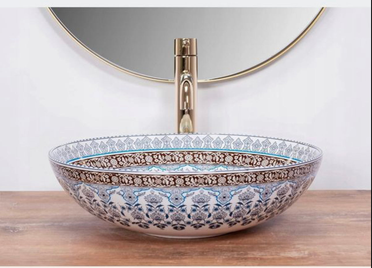 All in one washbasin+tap+plug