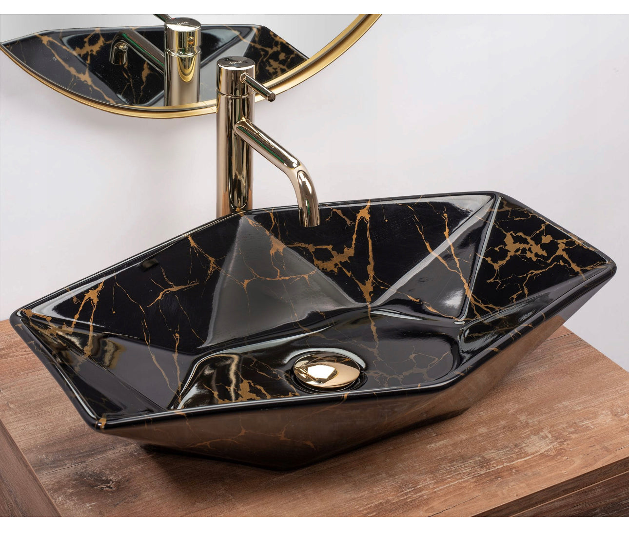 All in one set washbasin+tap+plug