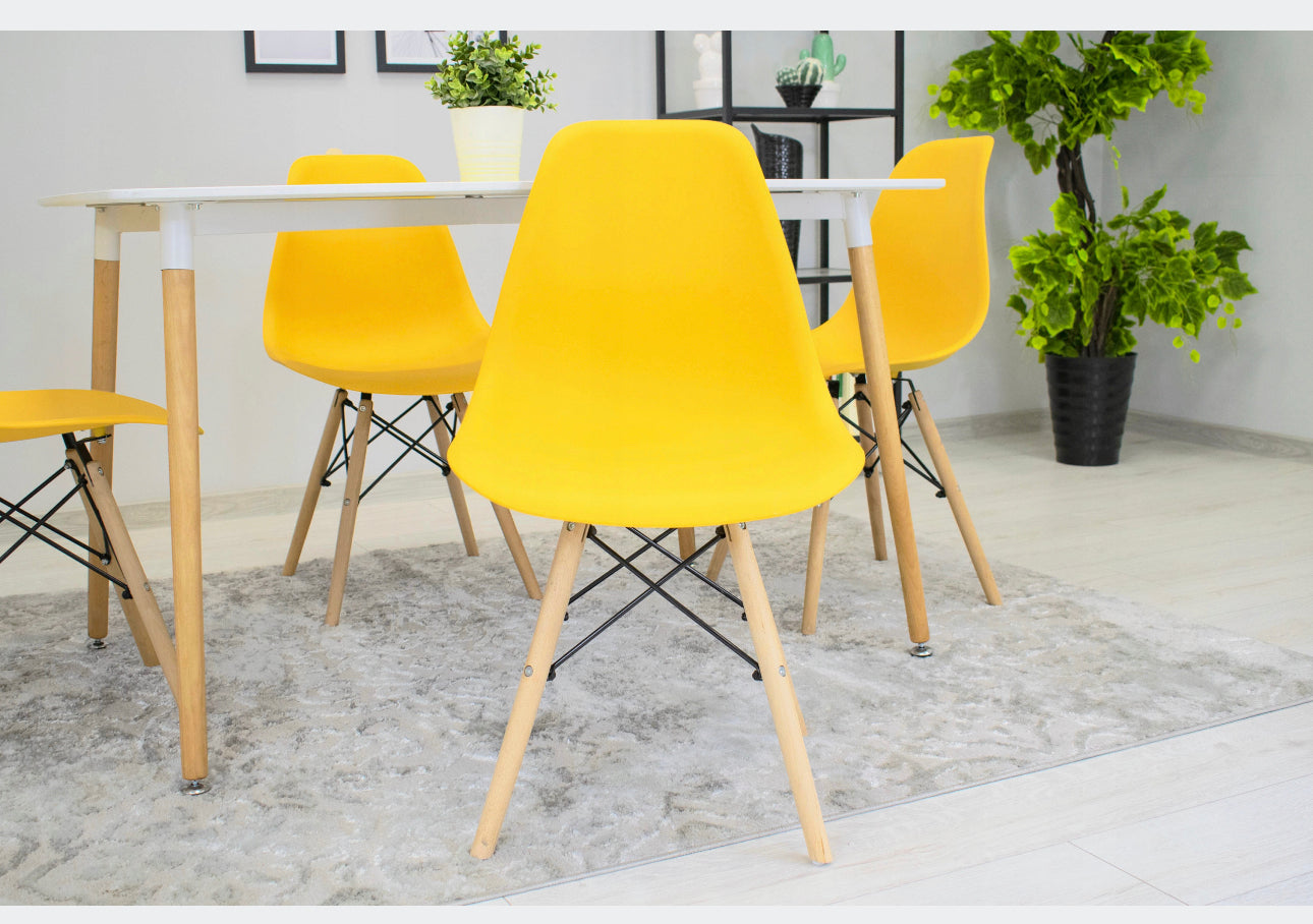 A Set Of 6 Dining Chairs