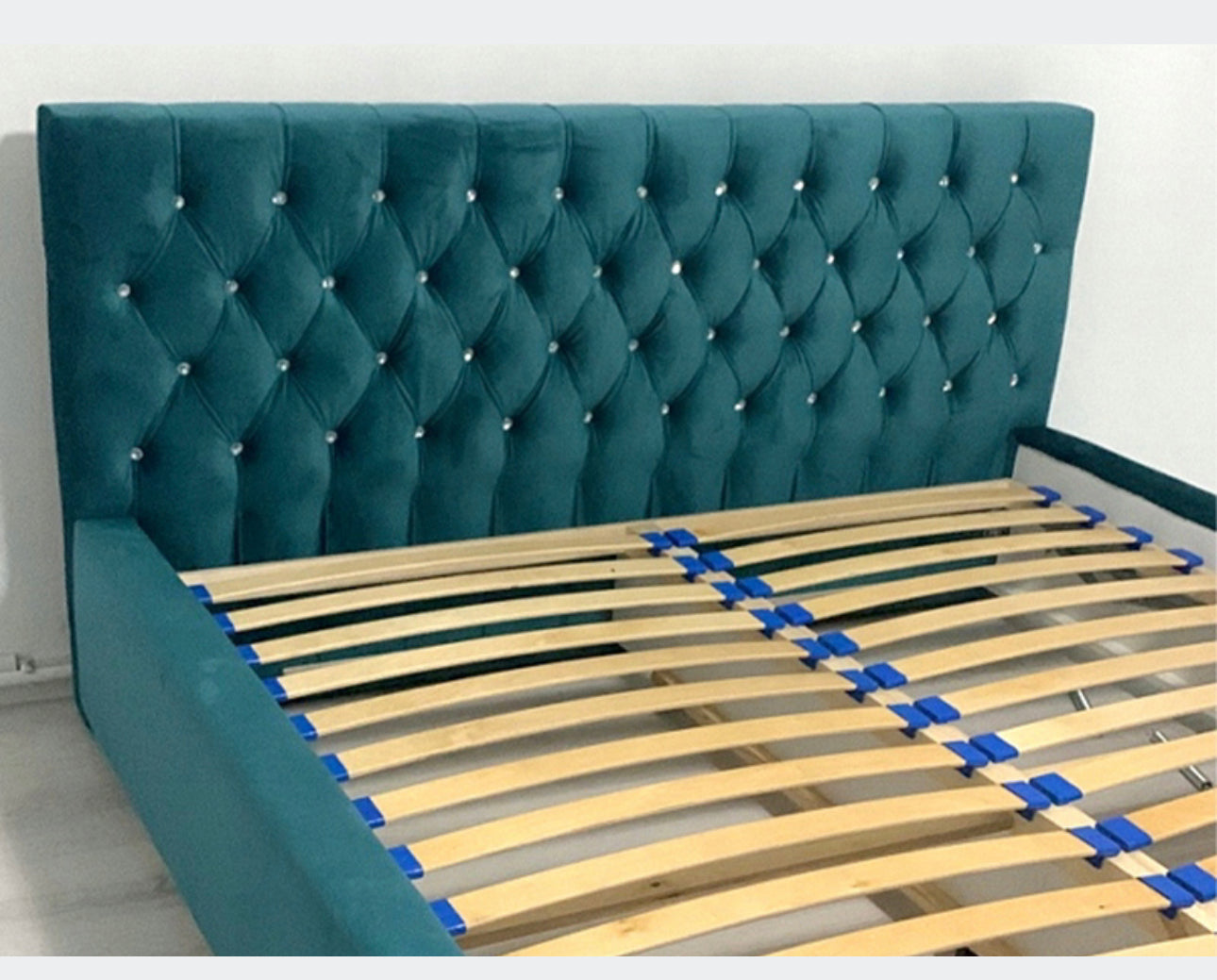 Upholstered bed 180x200 / 160x200