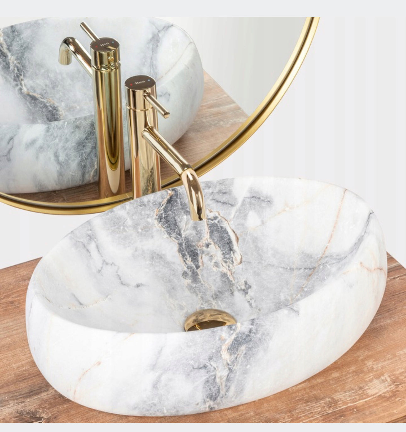 All in one set washbasin+tap+plug