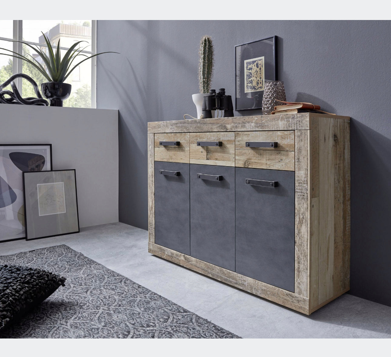 Chest  of drawers