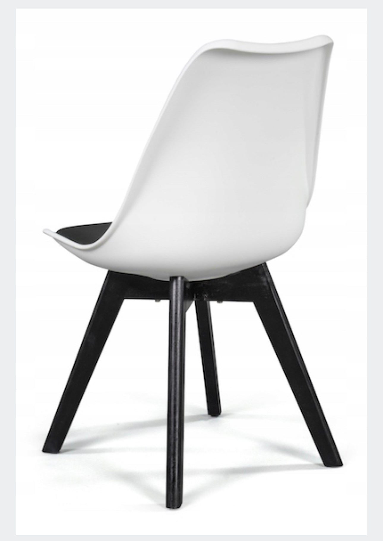 Set of 4 chairs with a cushion