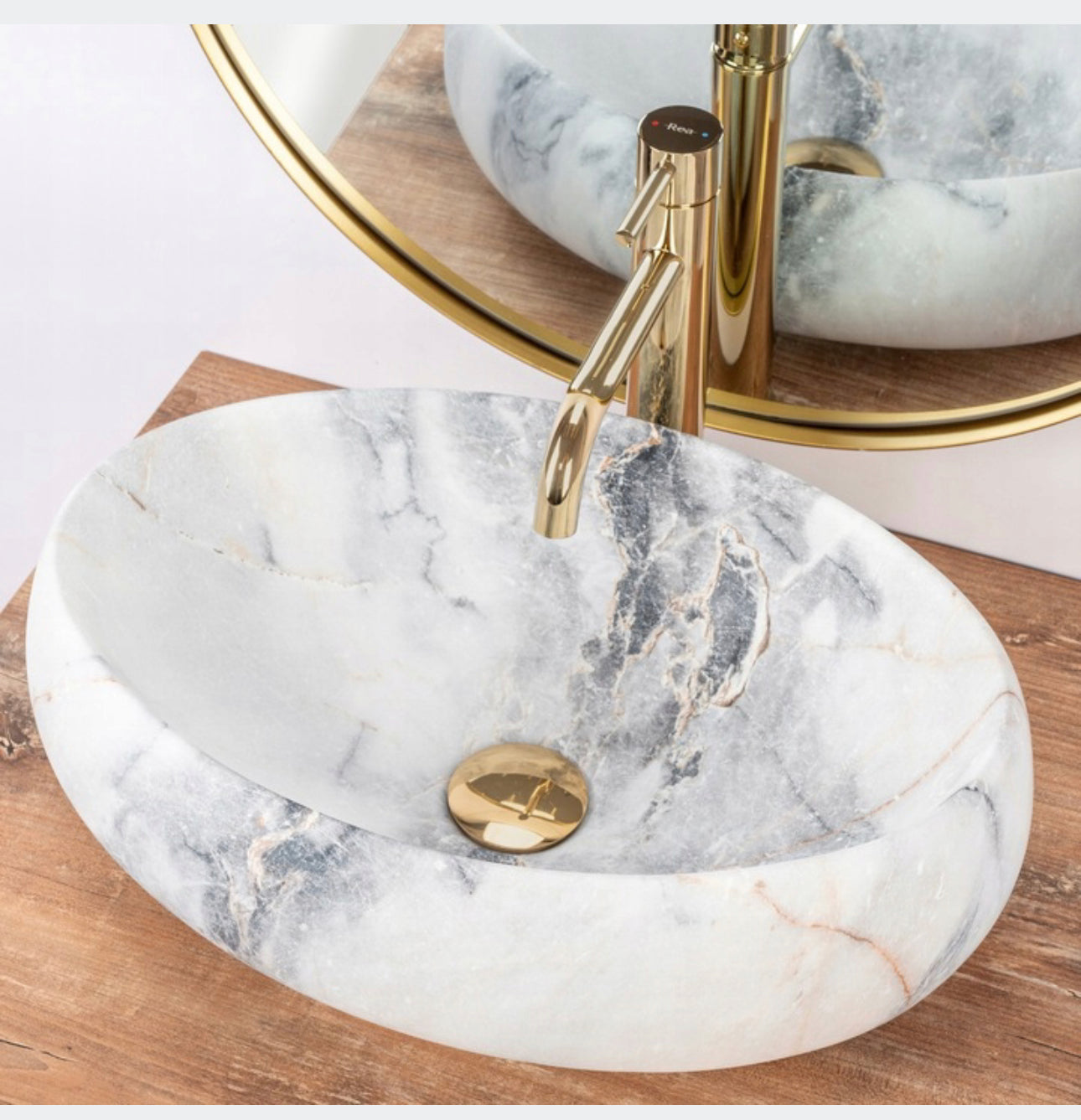 All in one set washbasin+tap+plug