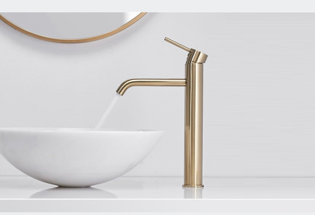 All in one washbasin+tap+plug