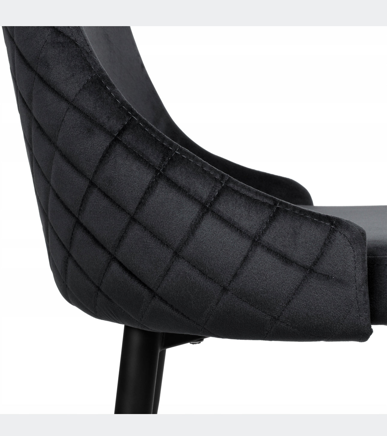 Set of 4 quilted chairs