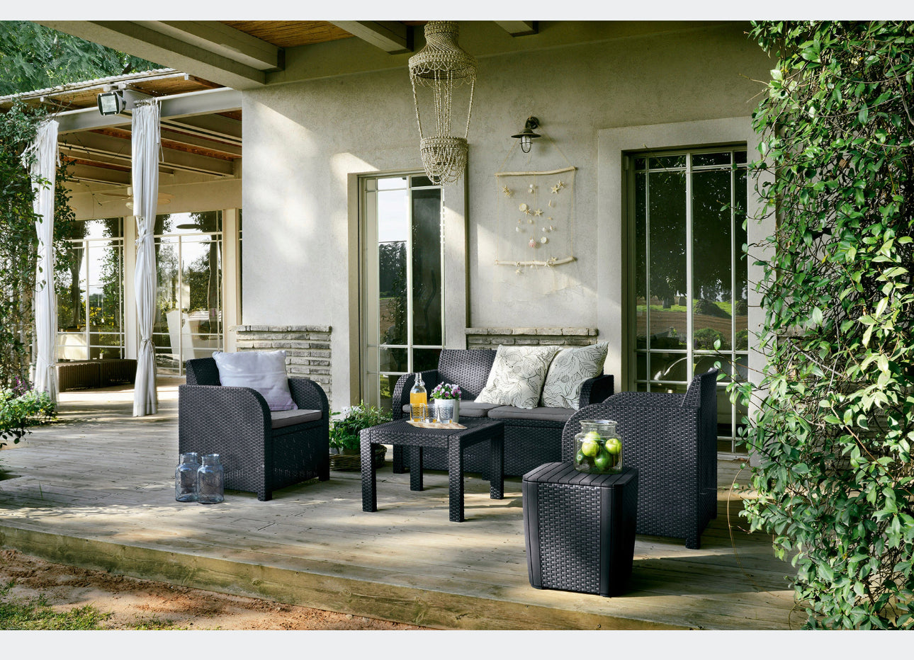Garden furniture set