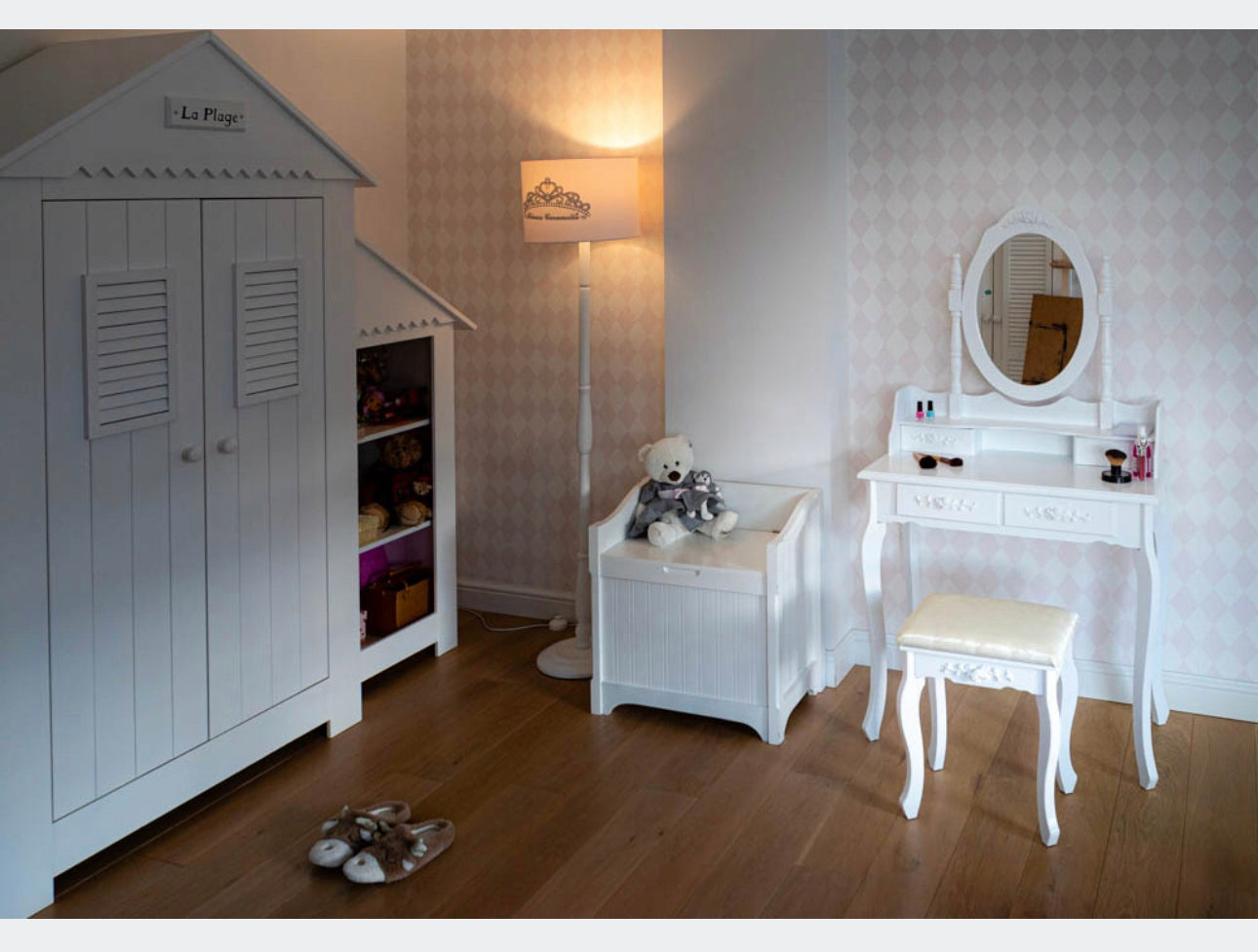 COSMETIC DRESSING SET with mirror white + STOOL