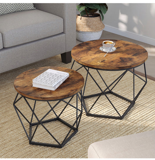 A set of 2 coffee tables