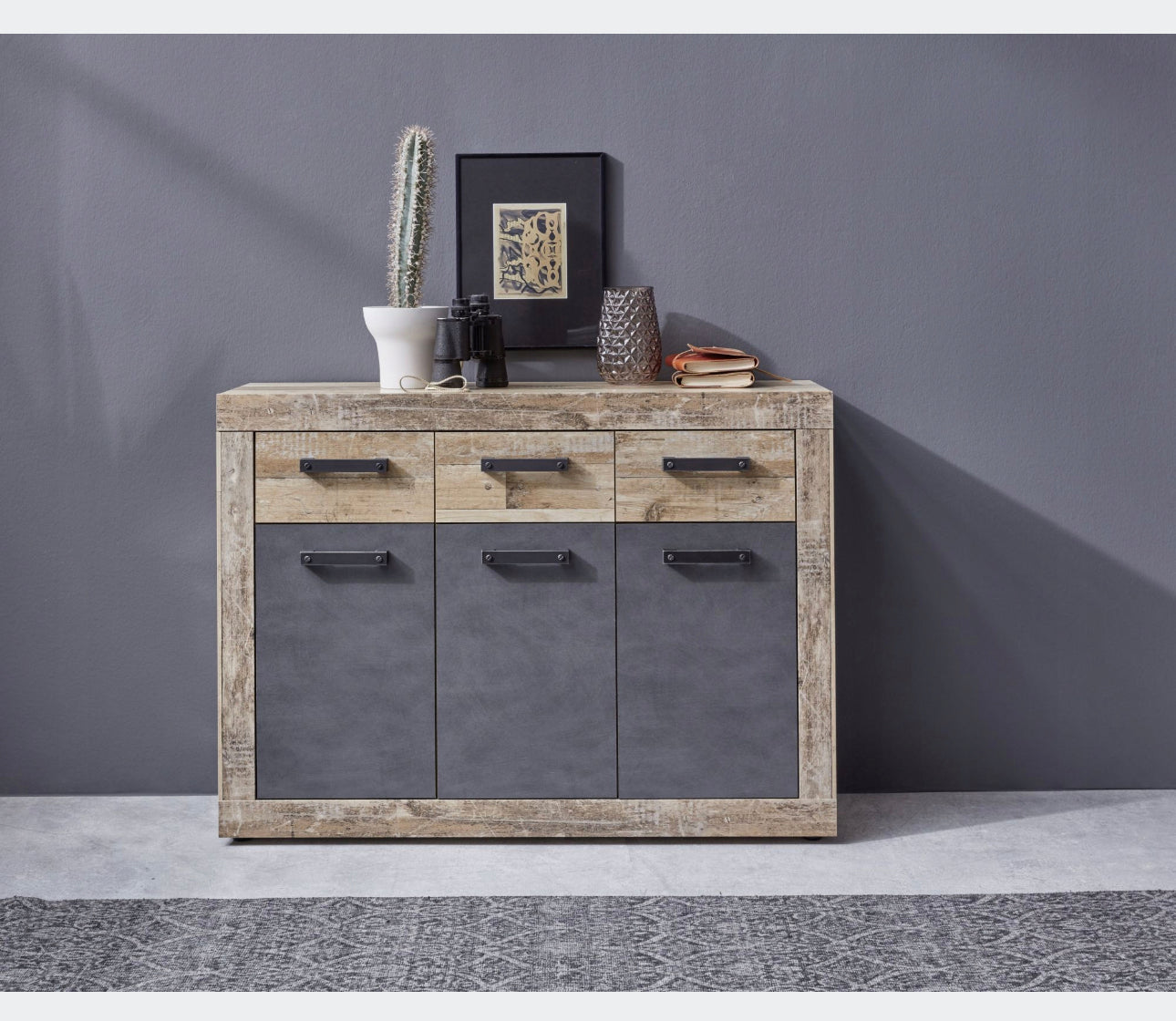 Chest  of drawers