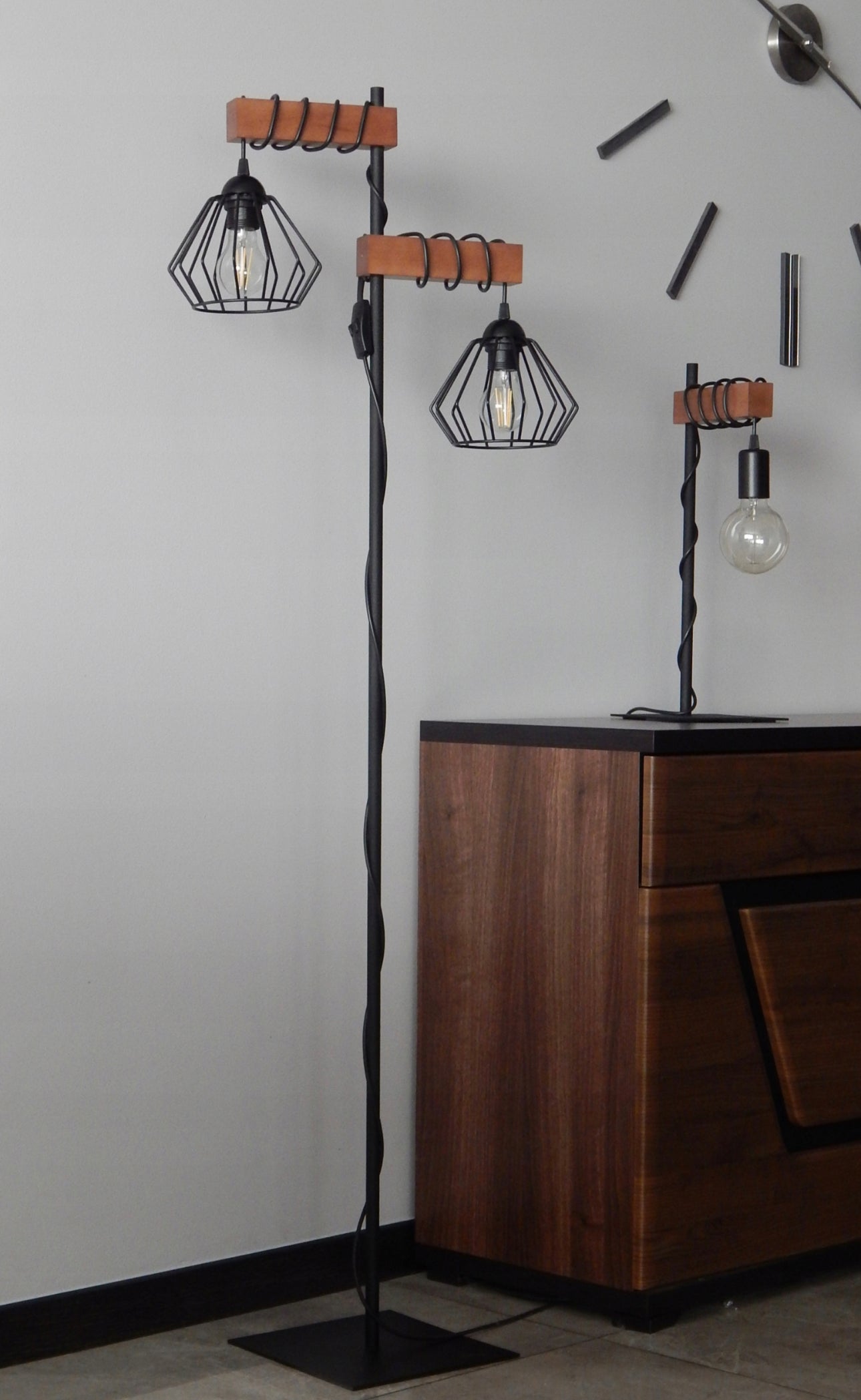 Floor lamp