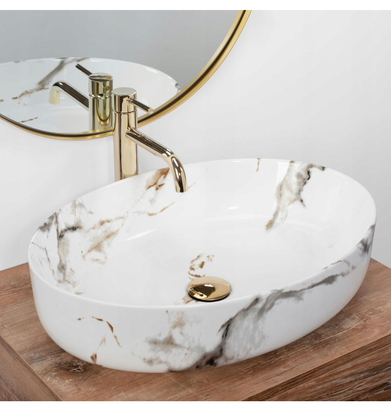All in one set washbasin+tap+plug