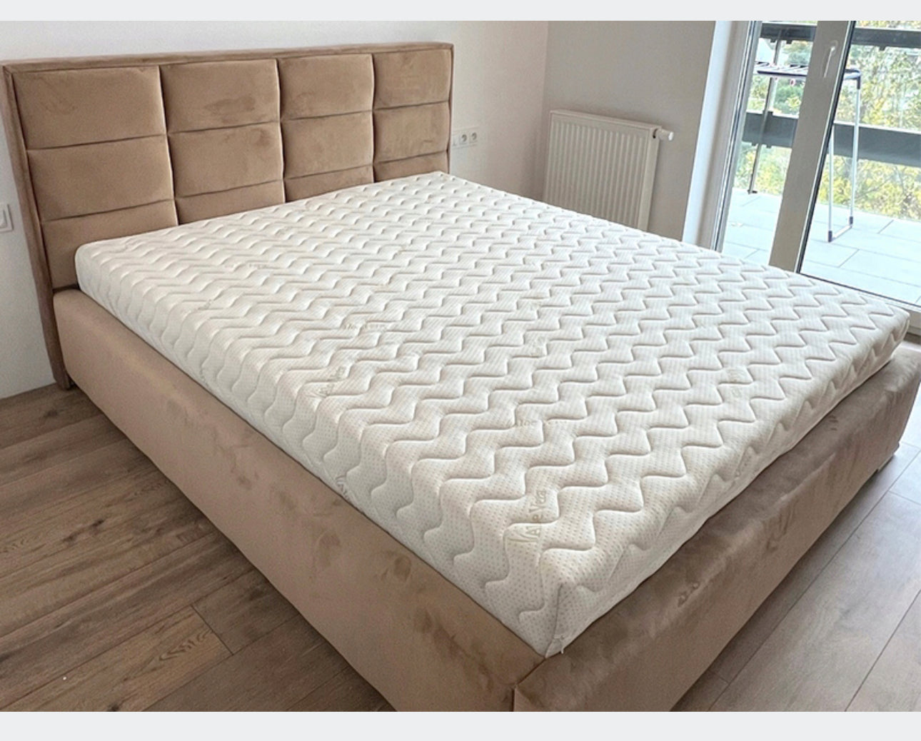 Super King Size Bed 180x200