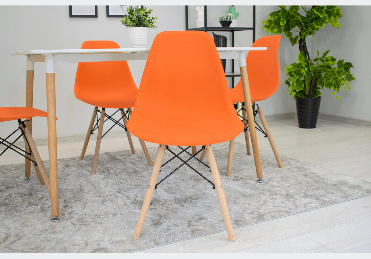 A Set Of 6 Dining Chairs
