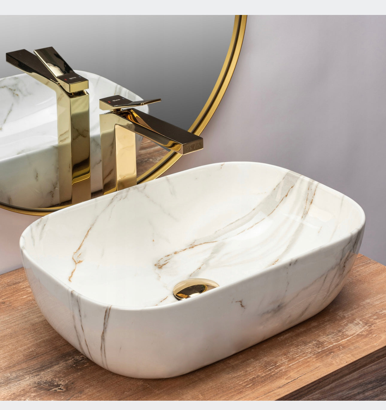 All in one set washbasin+tap+plug