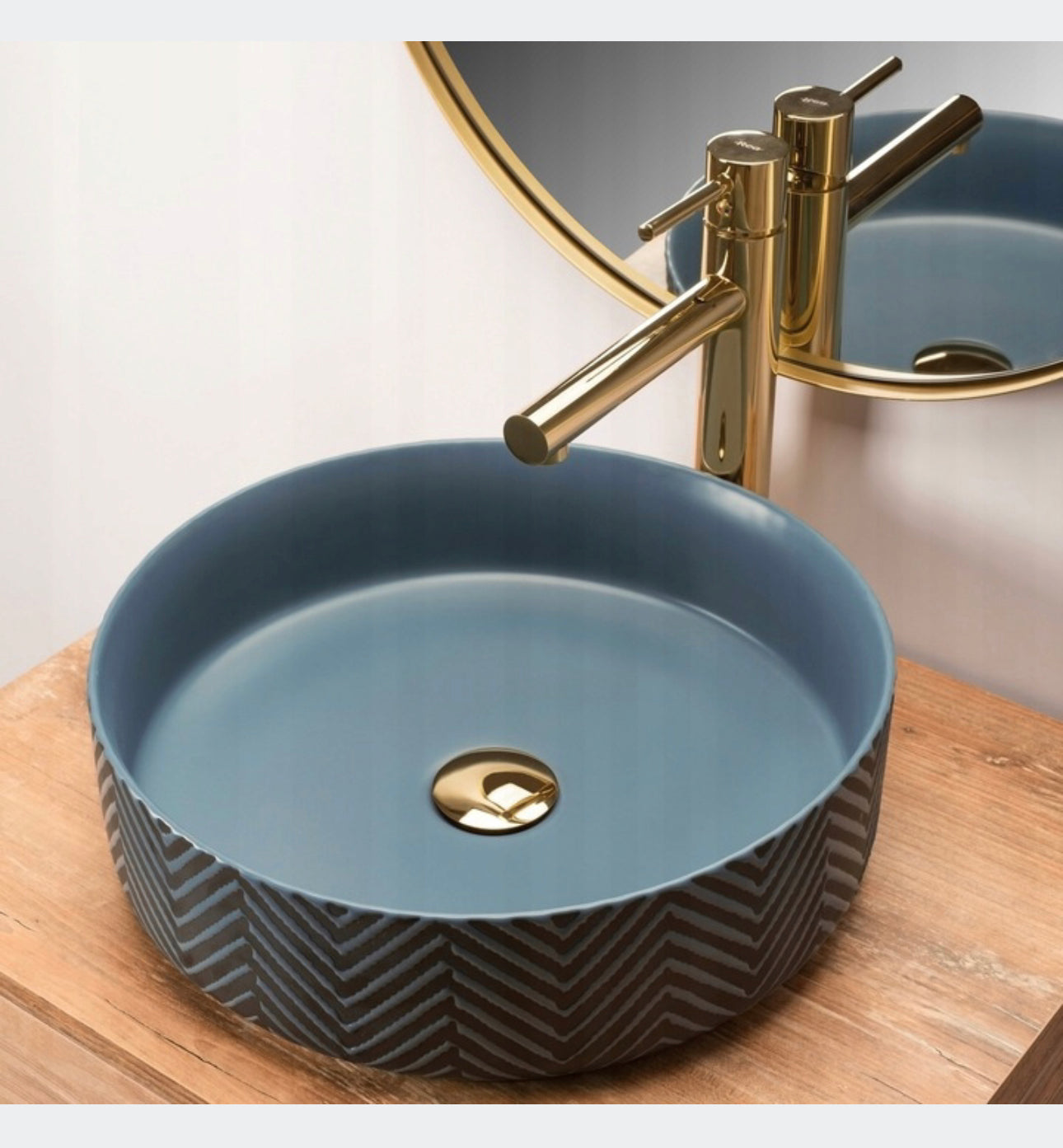 All in one washbasin+tap+plug