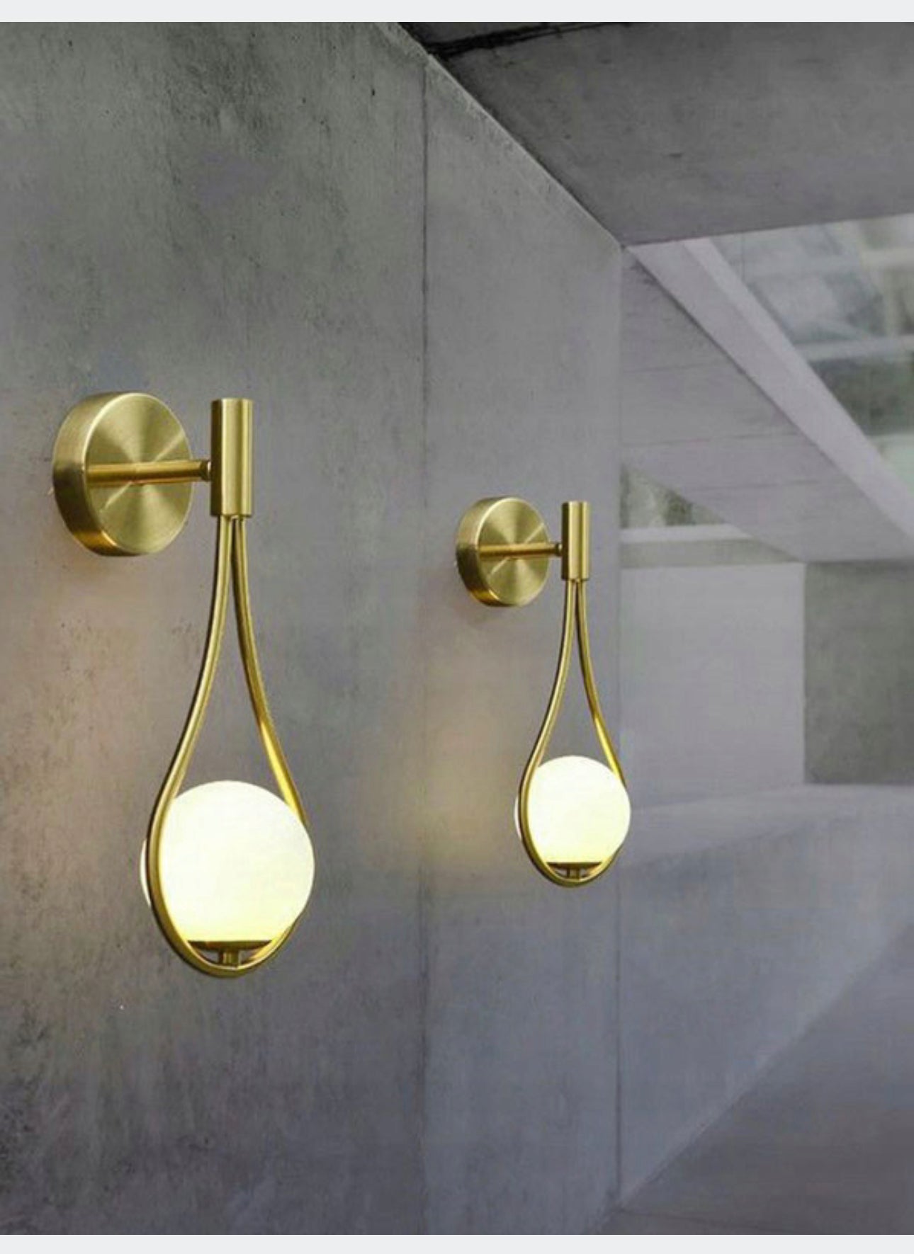 A set of 2 wall lamps milk ball gold