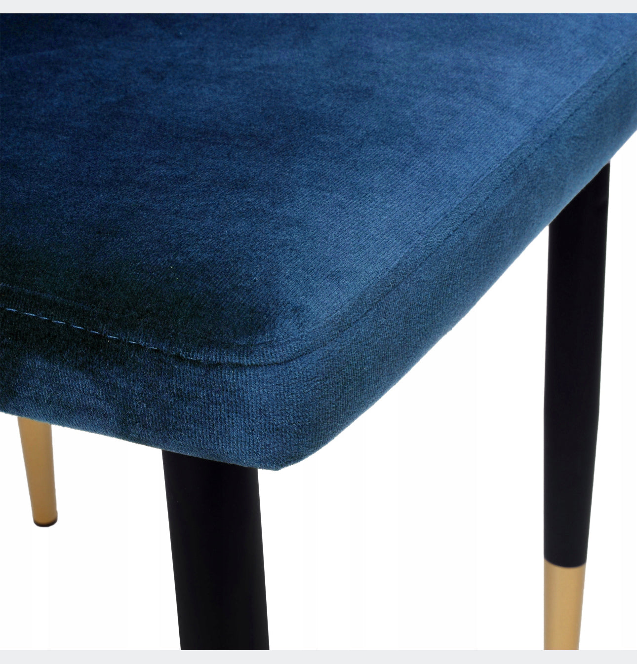 Set of 4 velvet chairs