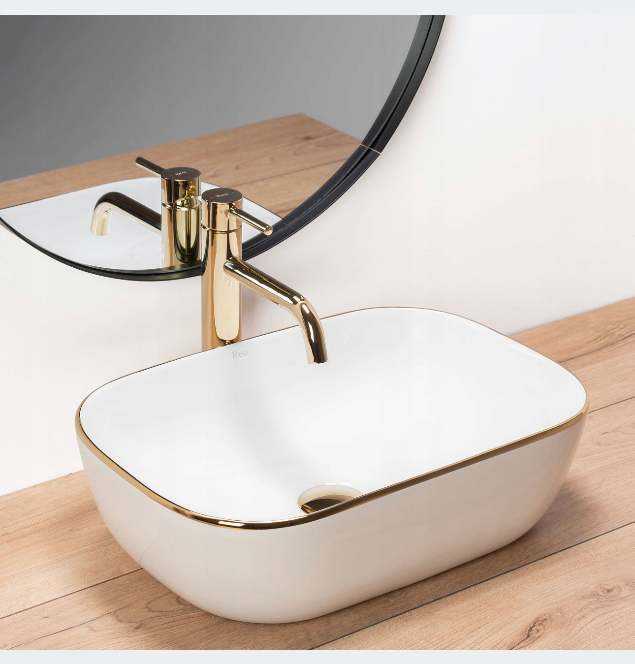 All in one set washbasin+tap+plug