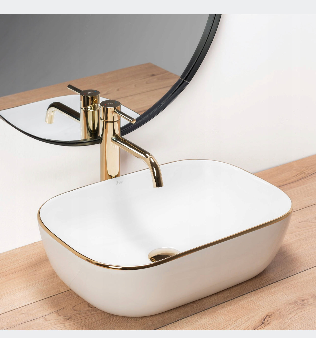 All in one set washbasin+tap+plug