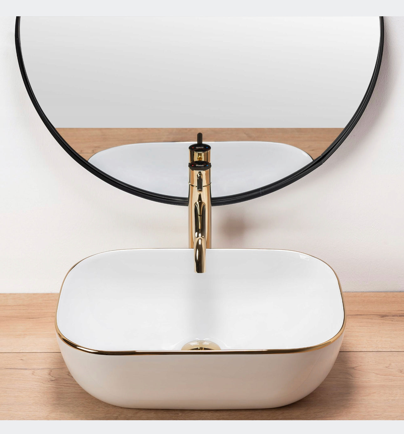 All in one set washbasin+tap+plug