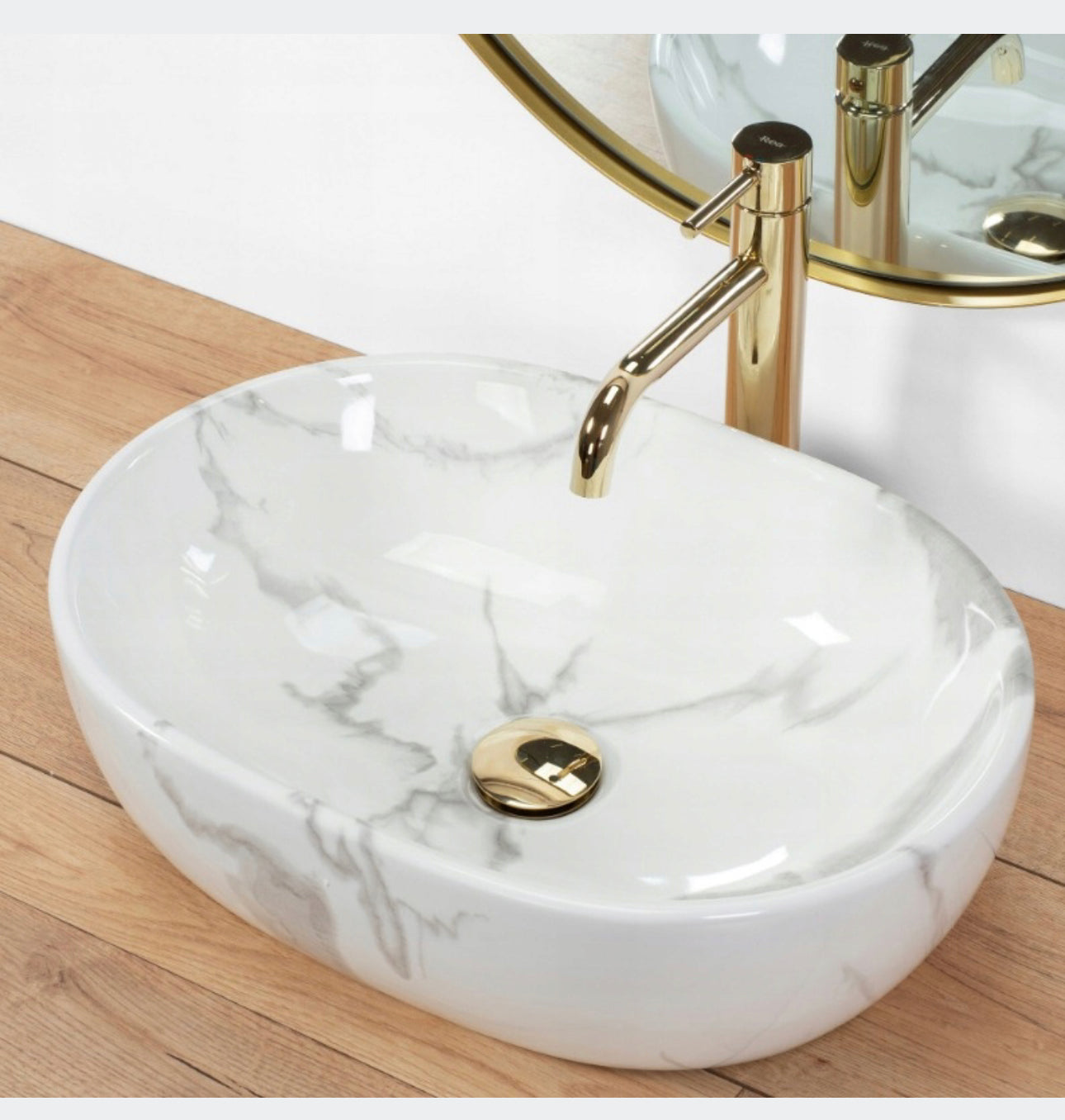 All in one set washbasin+tap+plug
