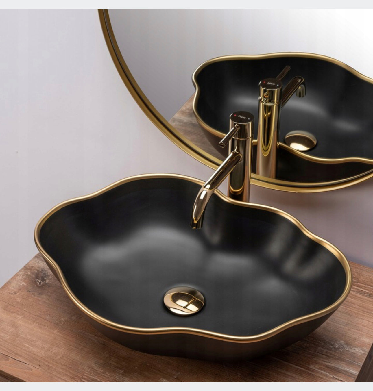 All in one set washbasin+tap+plug