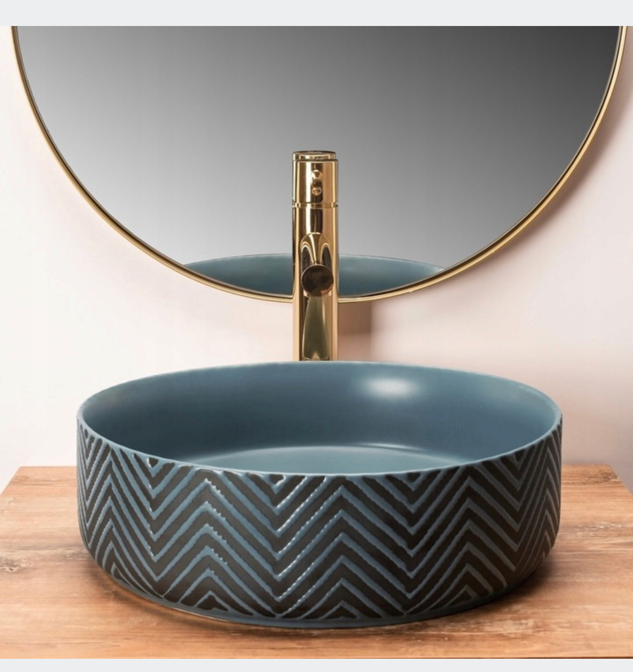 All in one washbasin+tap+plug