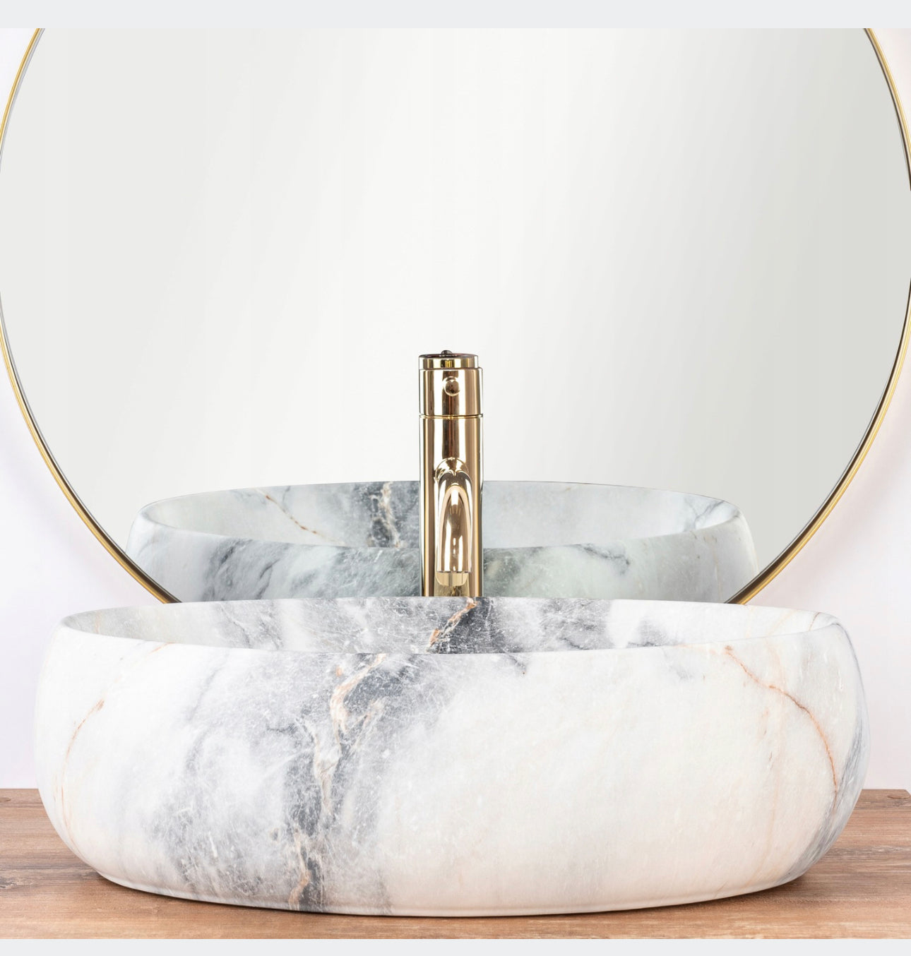 All in one set washbasin+tap+plug