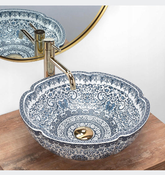 All in one set washbasin+tap+plug